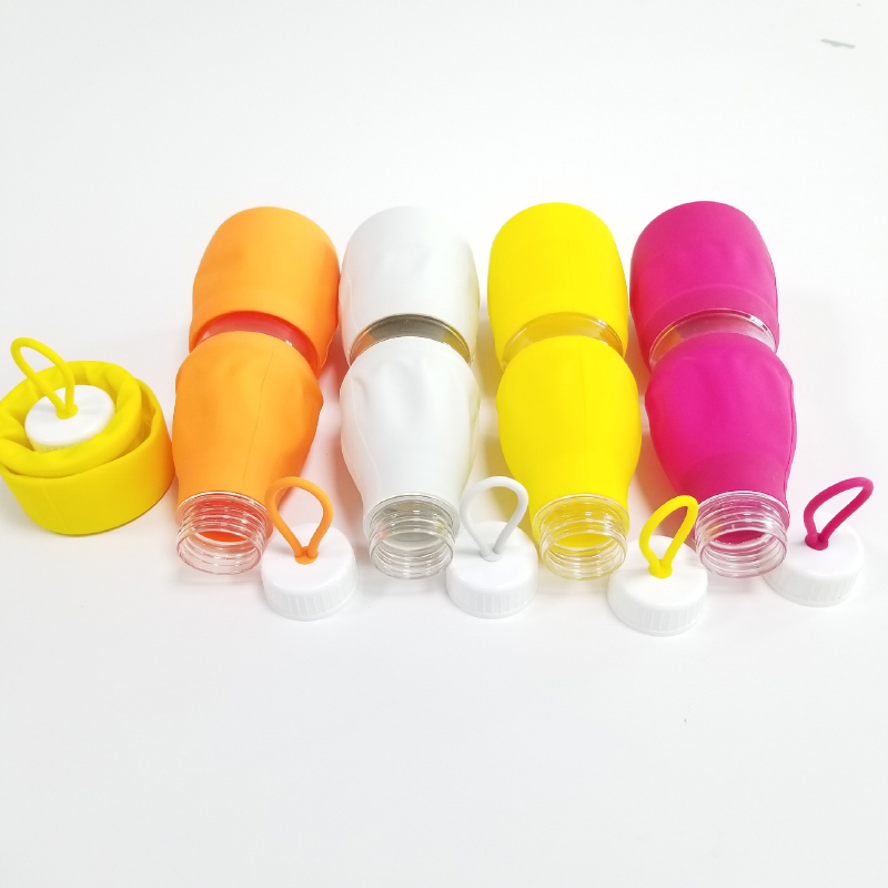 24oz Collapsible Silicone Water Bottle 2