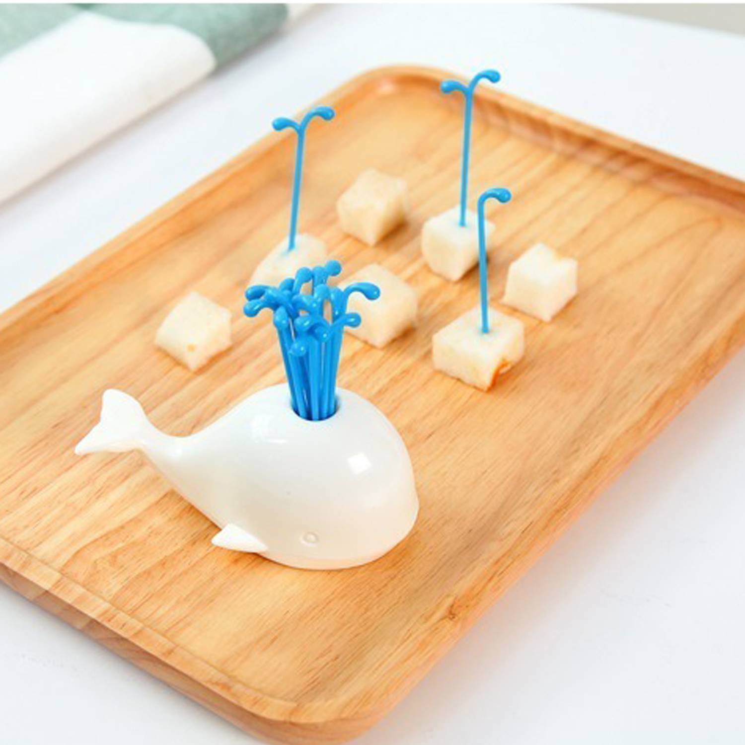 Home Kitchen Plastic Cake&Fruit Whale-Shaped Fruit Fork Set 3