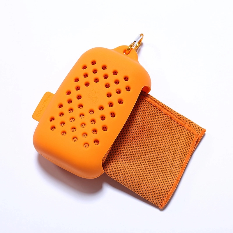 Sports Quick Dry Towel with Silicone Storage Bag 2