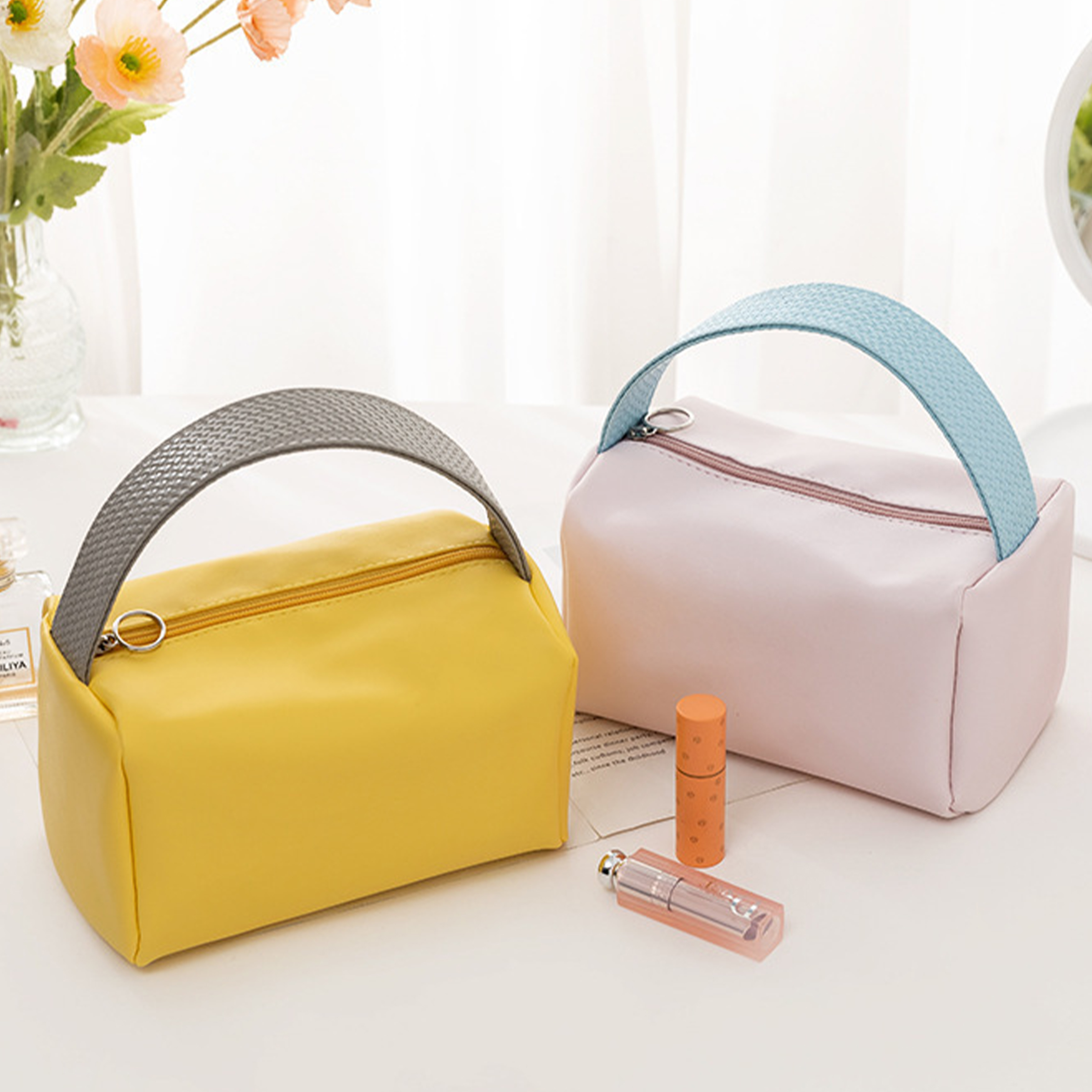 Pu Large Capacity Portable Makeup Bag 3