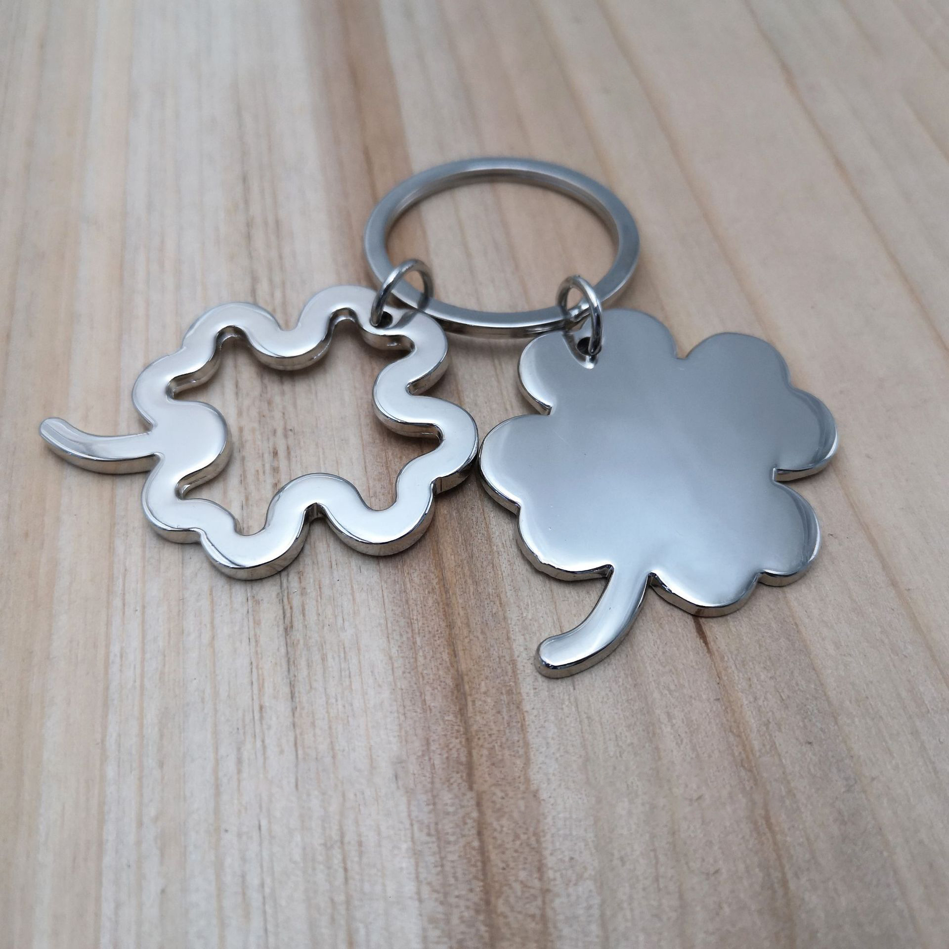 Creative Four-Leaf Clover Metal Key Ring 1