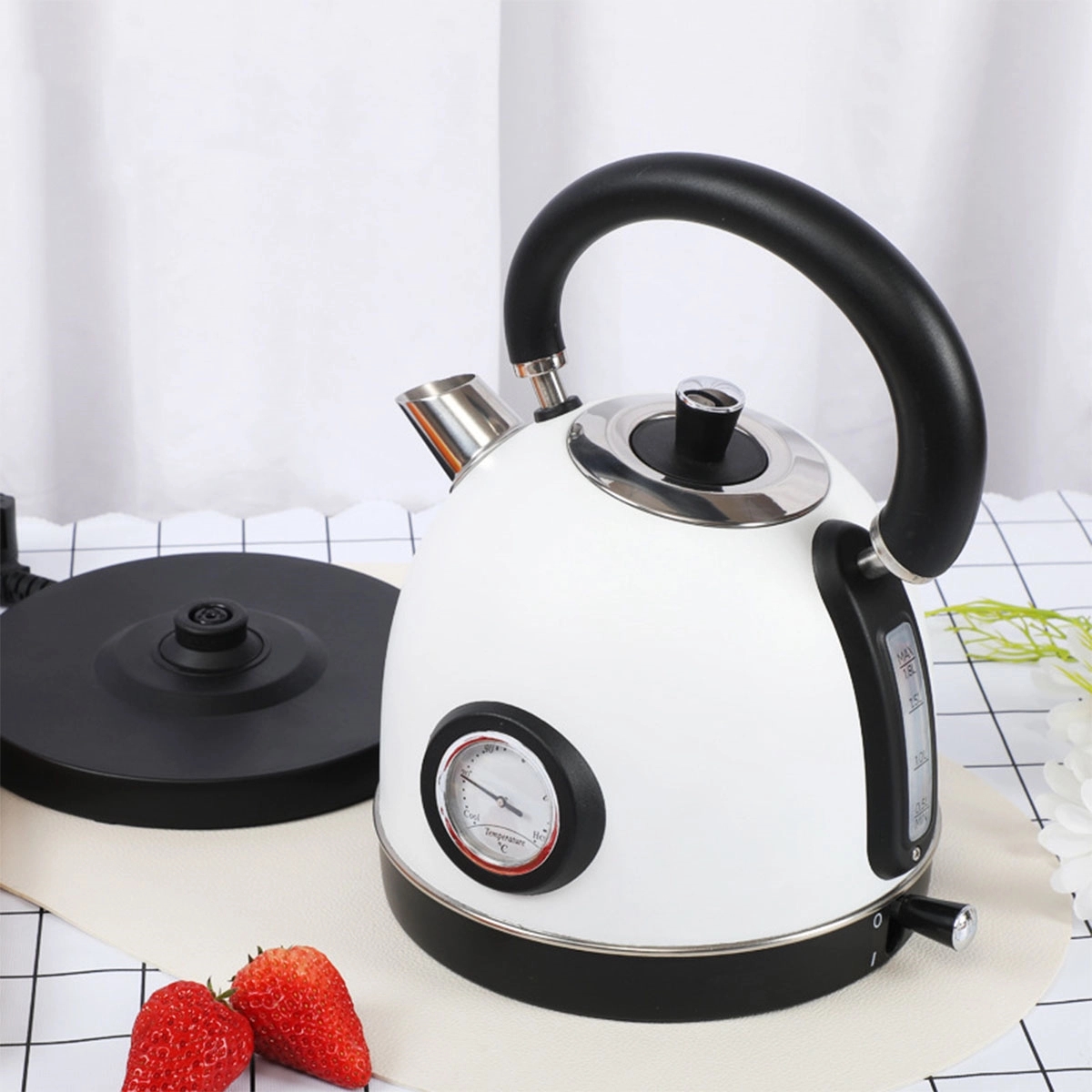 1.8L Electric Water Kettle With Temperature Gauge 3