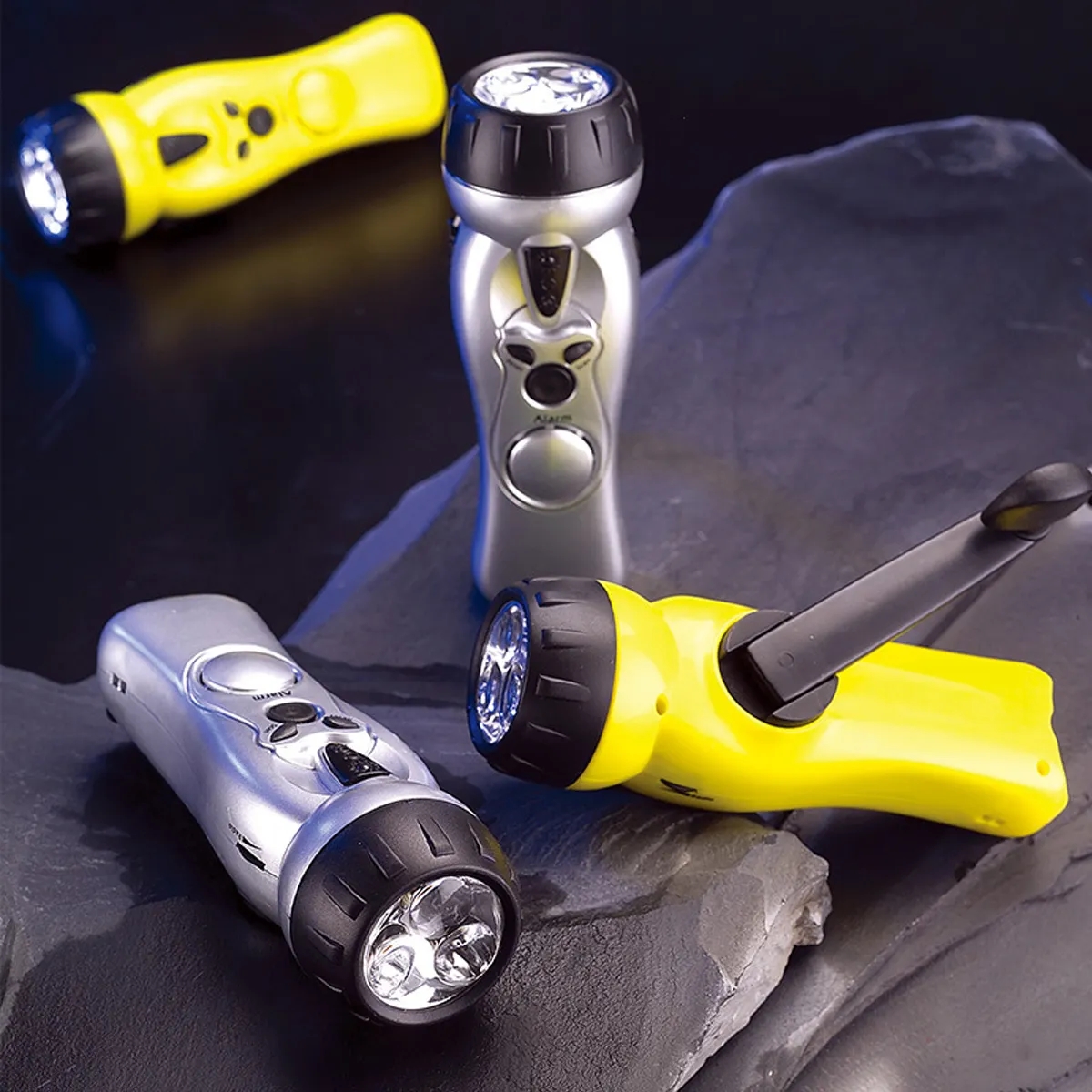 Hand Crank Emergency Radio Flashlight With Siren 4
