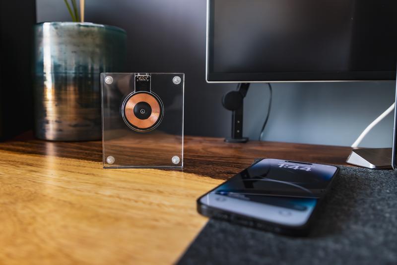 Clear Wireless Charger 12