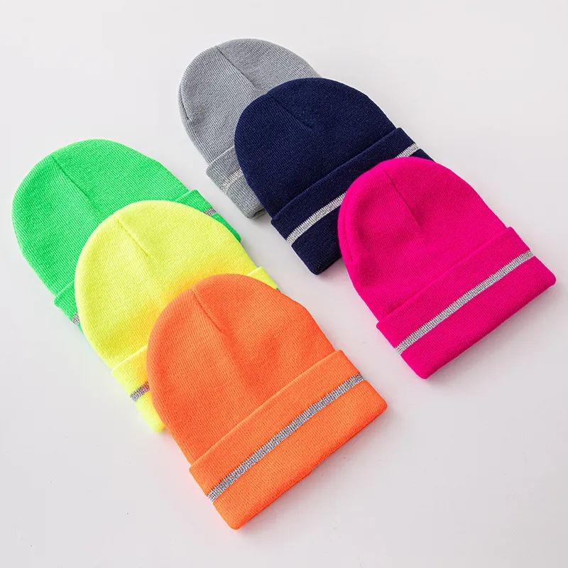 Beanie with stripe of reflective 3