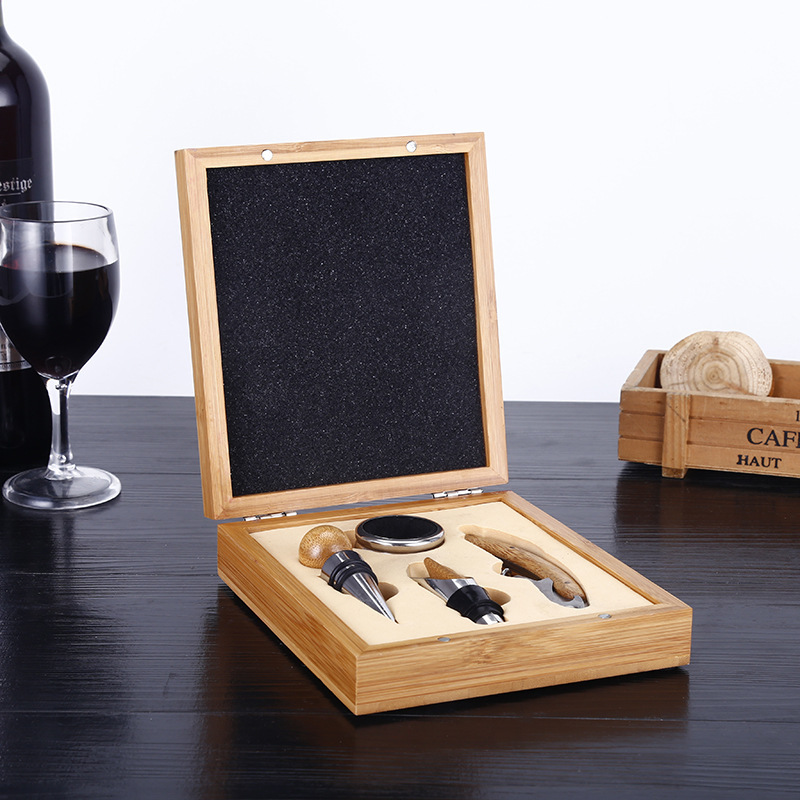 4-Piece Set Of Bamboo And Wood Wine Stoppers 2