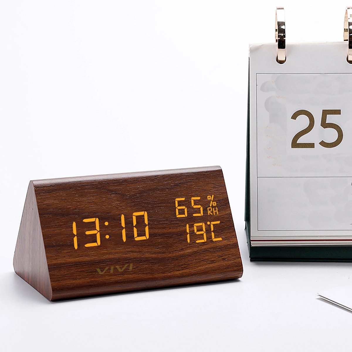 Digital Alarm Clock With Led Time Display 1