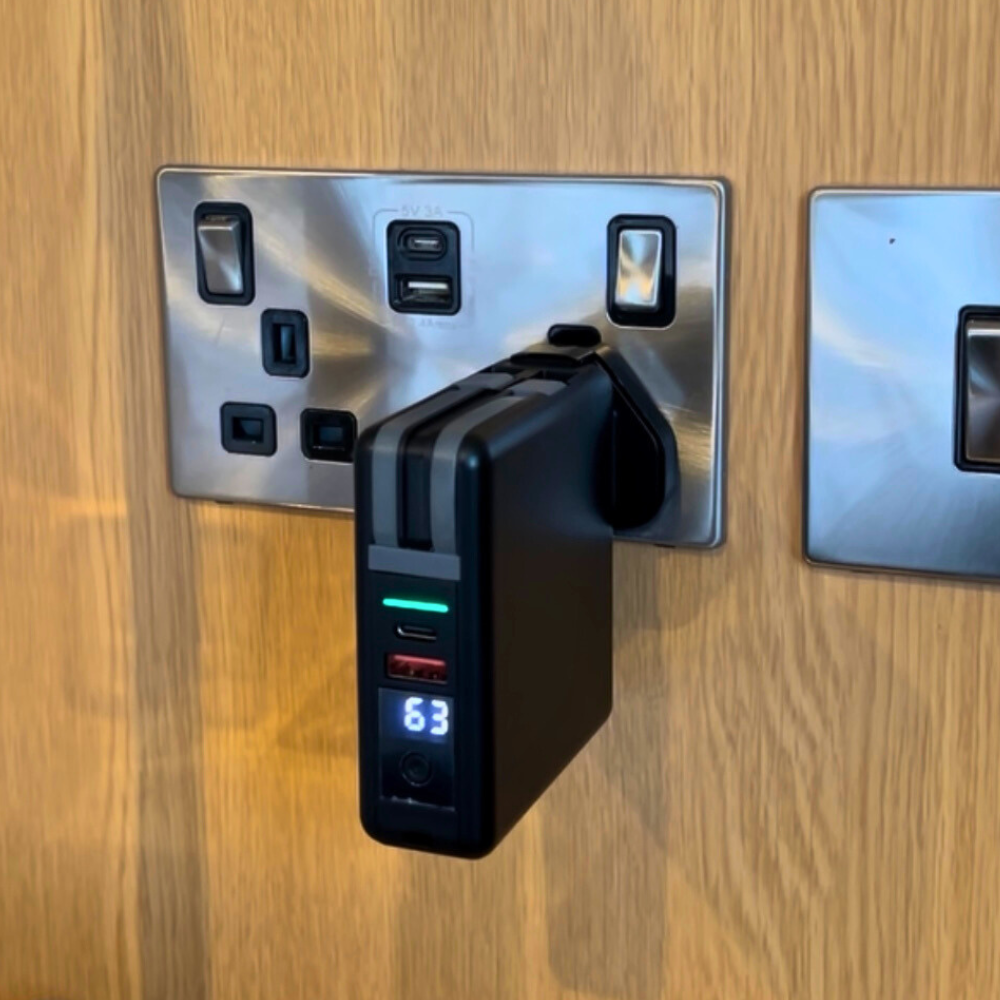 Power5 Multi Charger Black