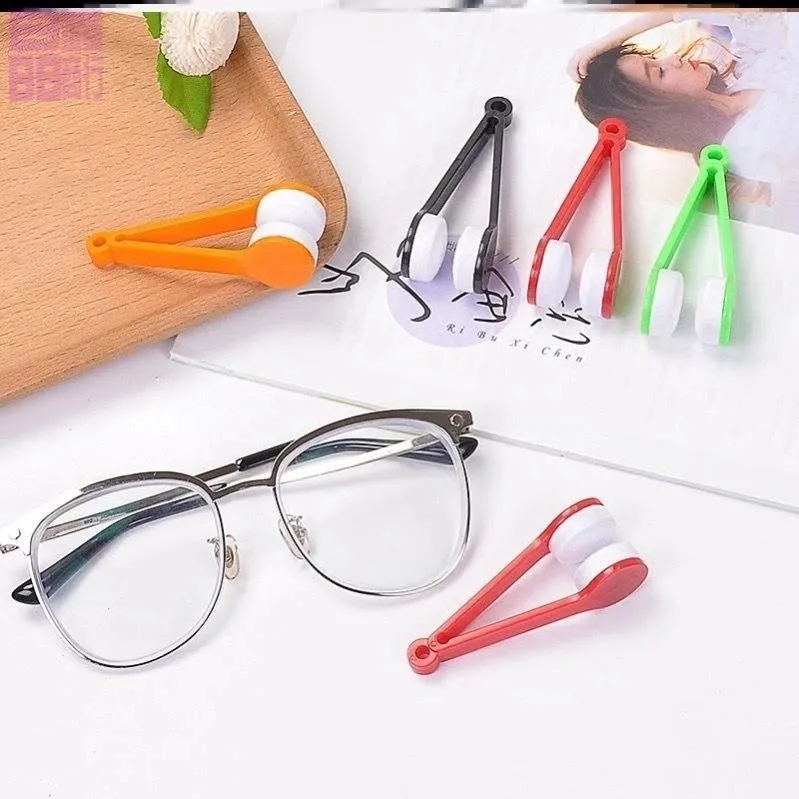 Compact Eyeglass Cleaner - Travel-Friendly Lens Cleaning Kit 1