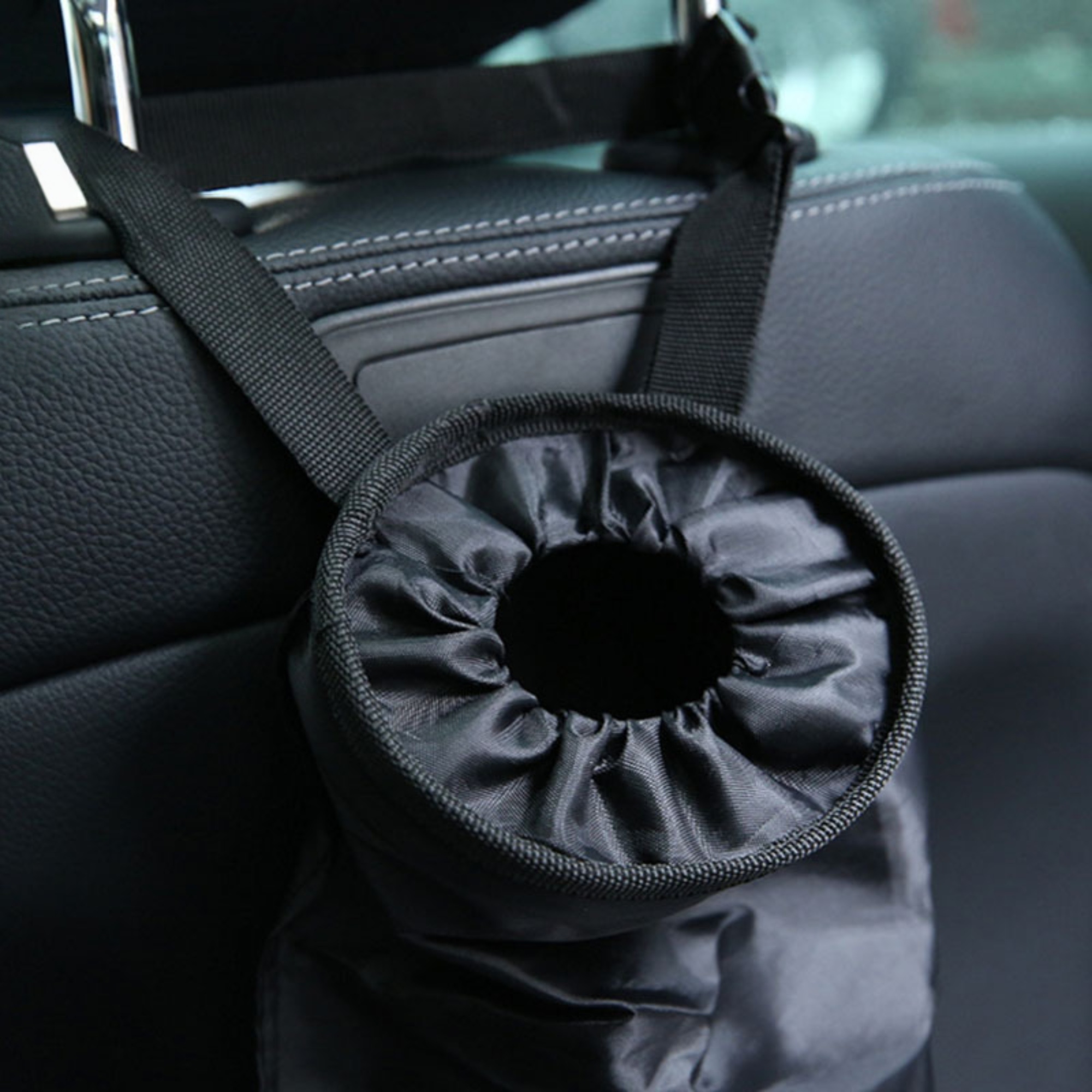 Seat Back Hanging Car Trash Bag 1
