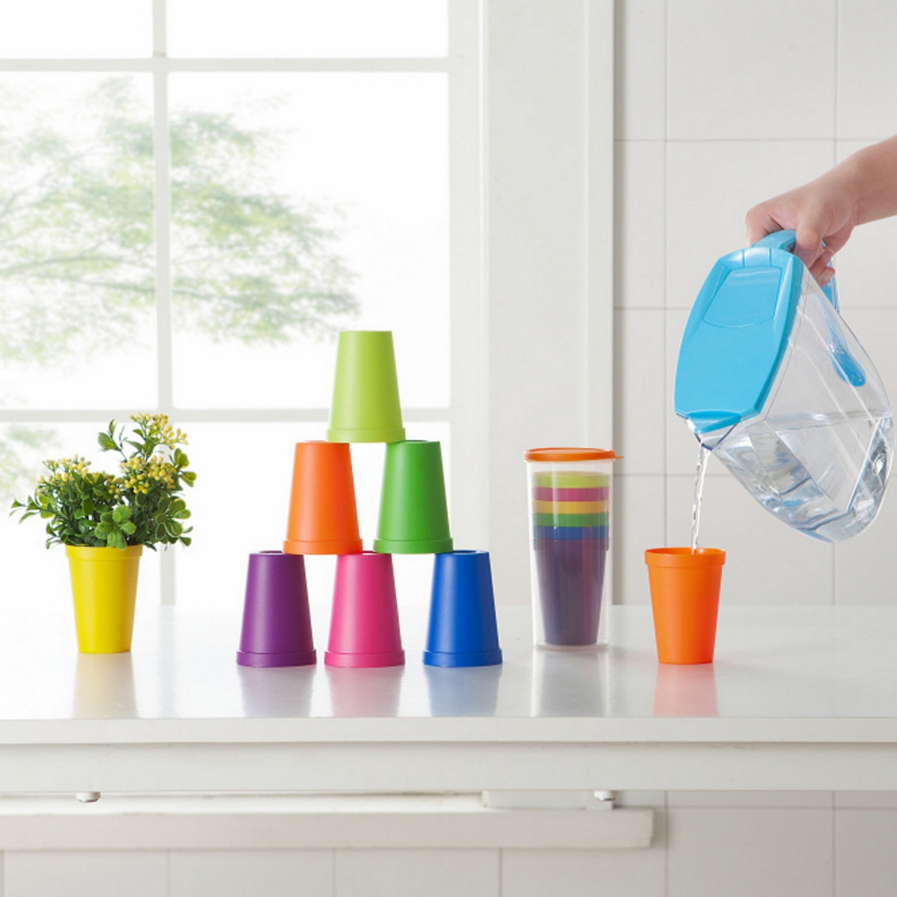 Eight-Piece Set Of Rainbow-Colored Water Cups 2