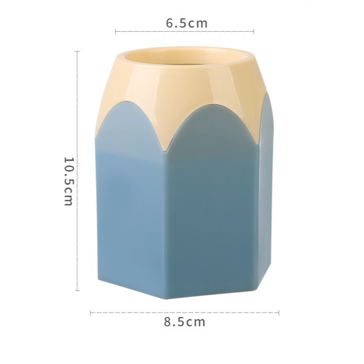 Plastic material pen holder 2