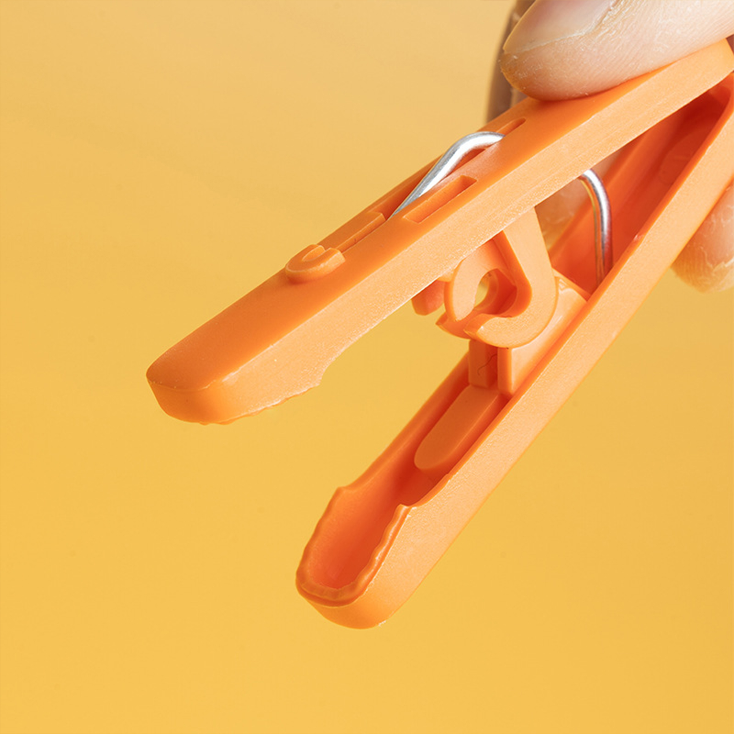 Plastic Creative Windproof Clothes Hanger 6
