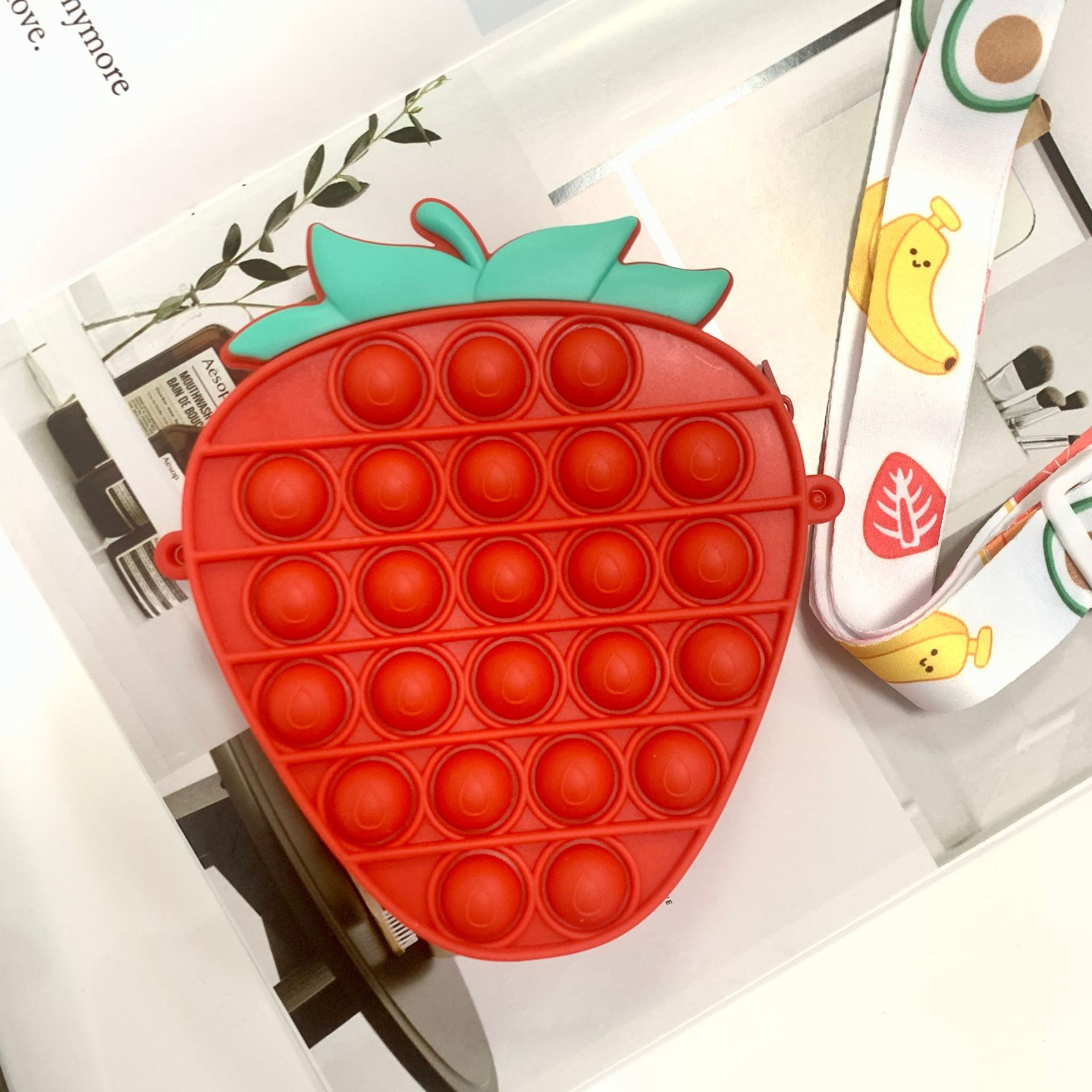 Rodent Pioneer Cartoon Silicone Bubble Strawberry Pineapple Shape Shoulder Bag 10
