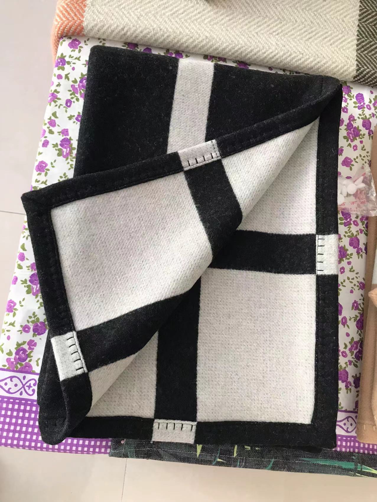 Quality Cashmere Blanket 1