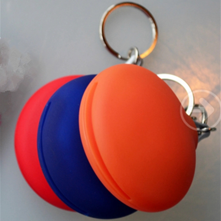 Microfiber Cleaning Cloth with Carrying Cover and Key Ring 4