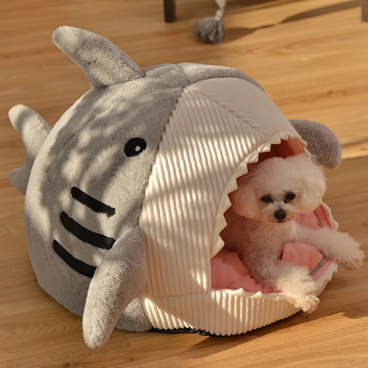 Shark-Shaped Pet Bed With Tent Cover Anti-Slip Buttom 2