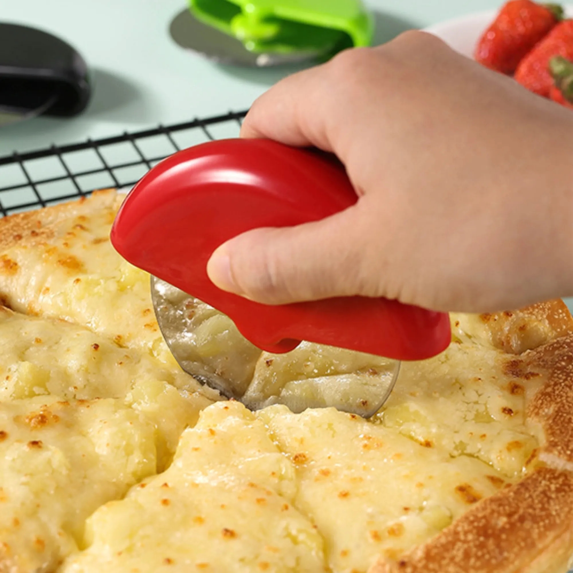 Pizza Cutter Wheel Slicer With Stainless Steel Blade 4