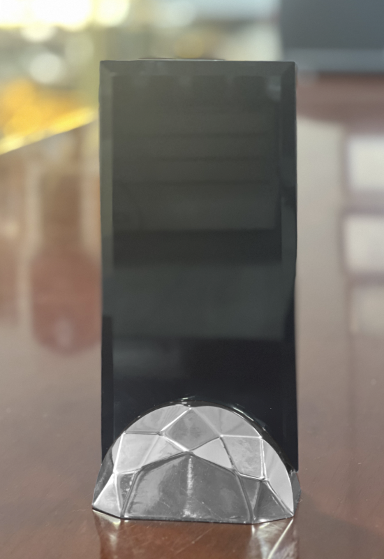 4X8 BLACK GLASS IN METAL BASE 11