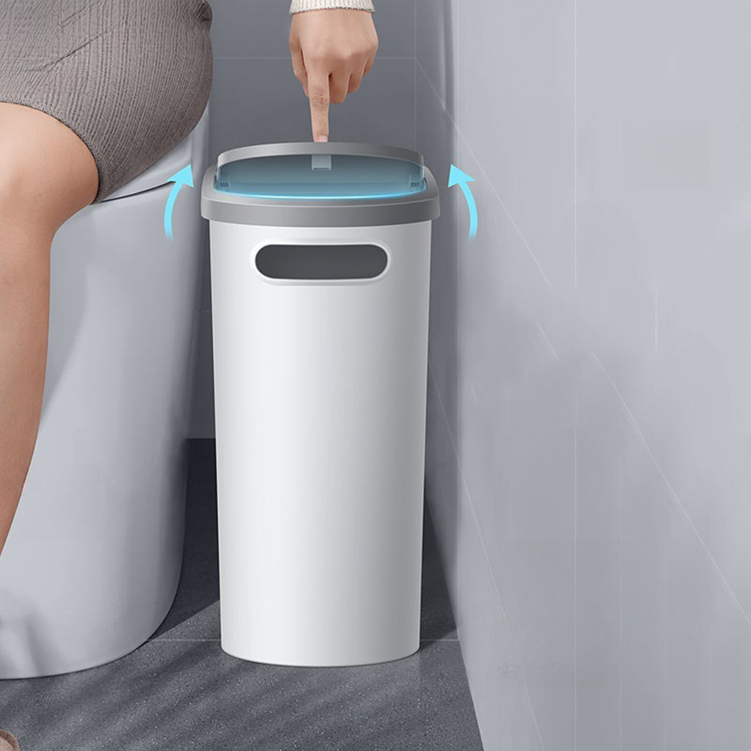 Bathroom Trash Can w/ Lid 2