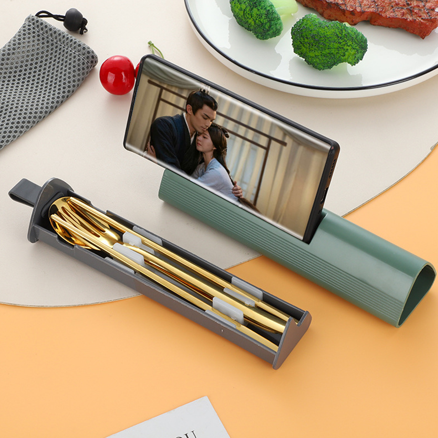 Stainless Steel Flatware Set With Case 2