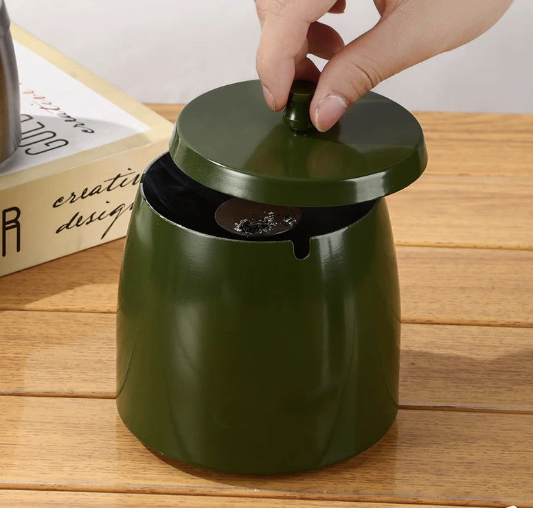 Ashtray with Lid for Cigarette 1