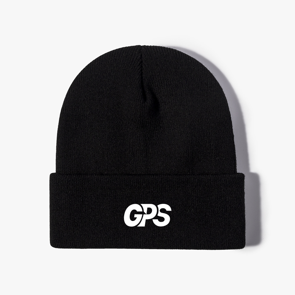 The knitted hat made of acrylic is fashionable and warm, suitable for everyone. 4
