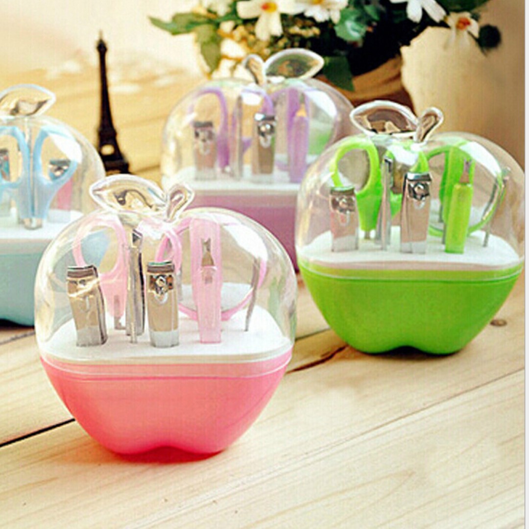 Apple Shape 9 Piece Manicure Set 7