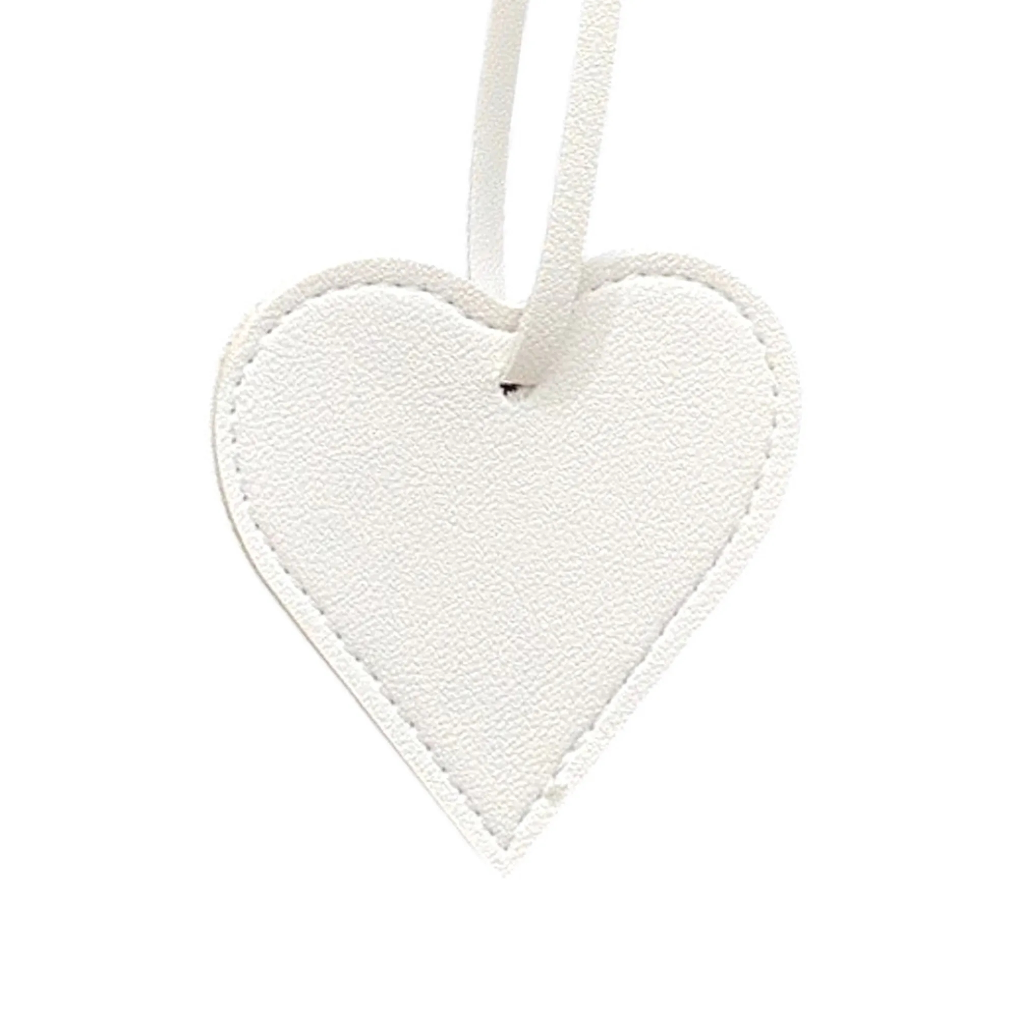 PU Leather Heart Keychain Lightweight Compact Build 4