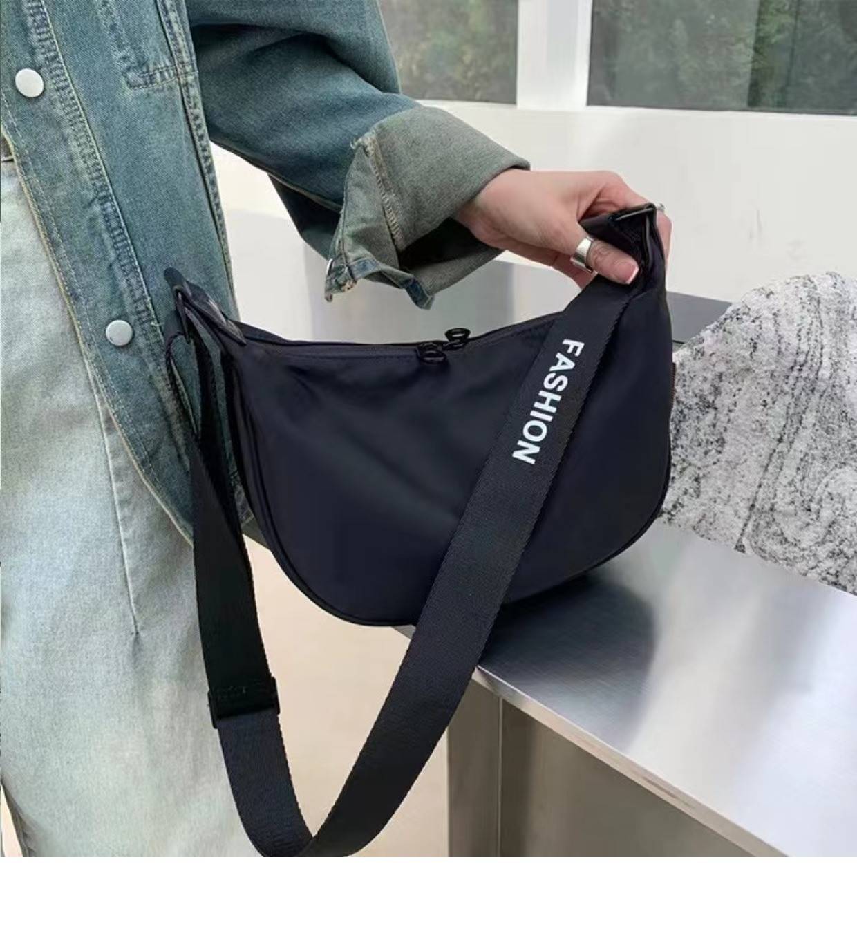 Wide Strap Large Capacity Nylon Crossbody Bag 2