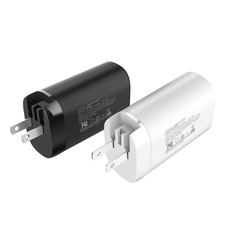 GaN 3-Port Power Adapter with Foldable Plug 4