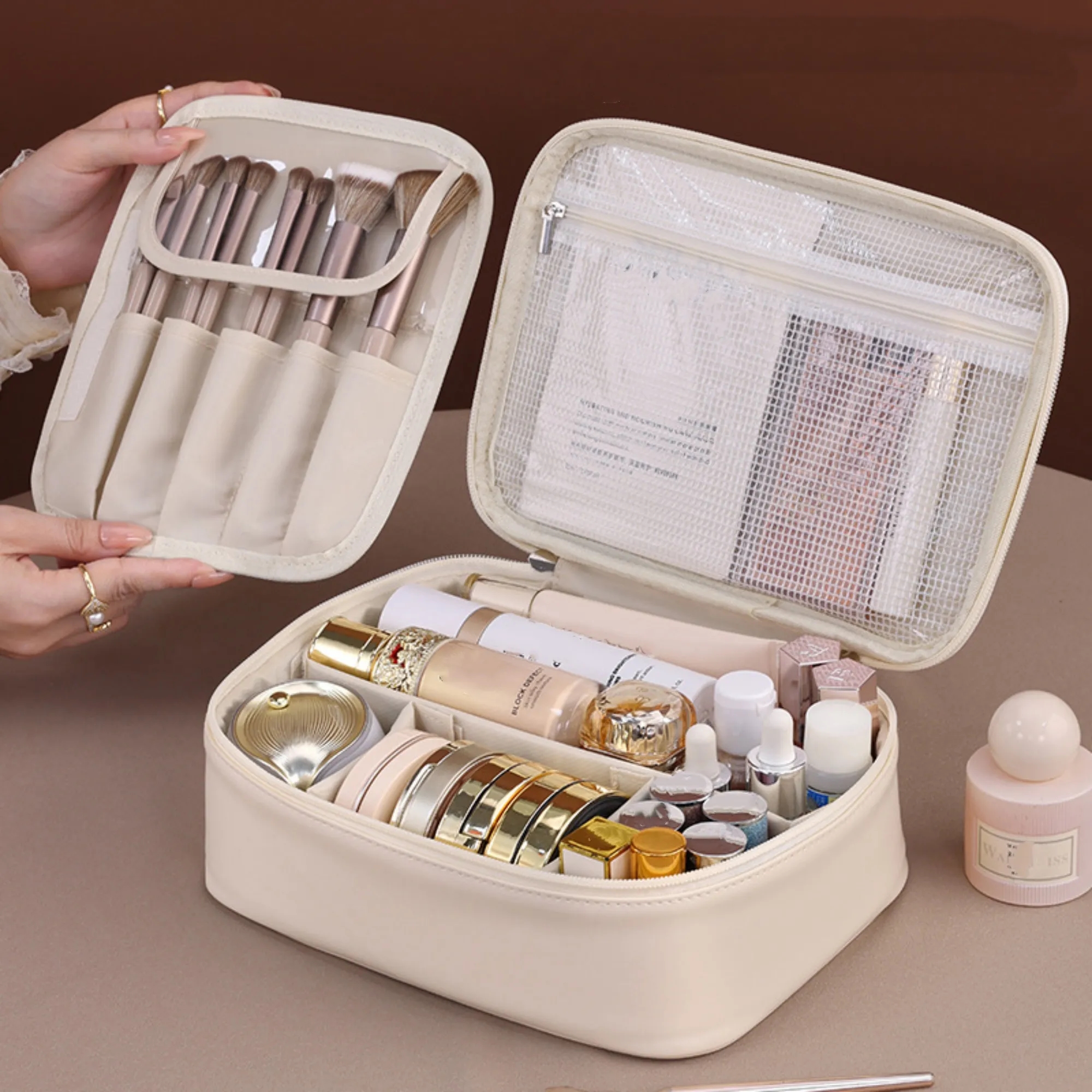 Customized PVC waterproof makeup storage bag 3