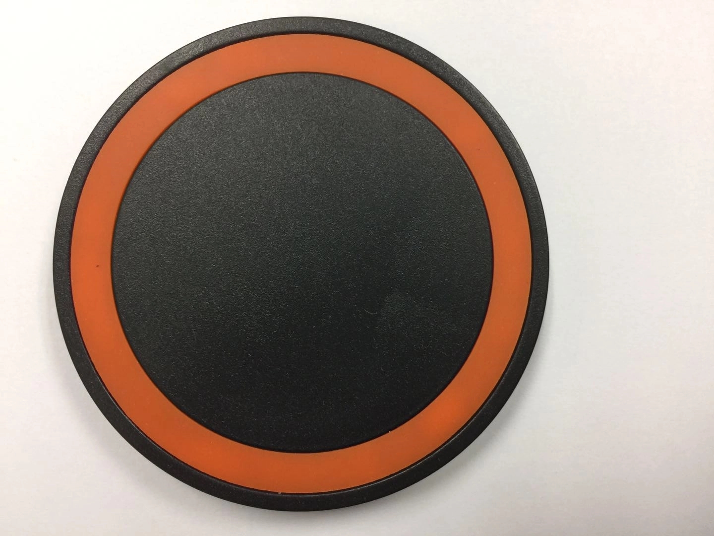 10W universal wireless charging pad for Qi-compat. devices 24
