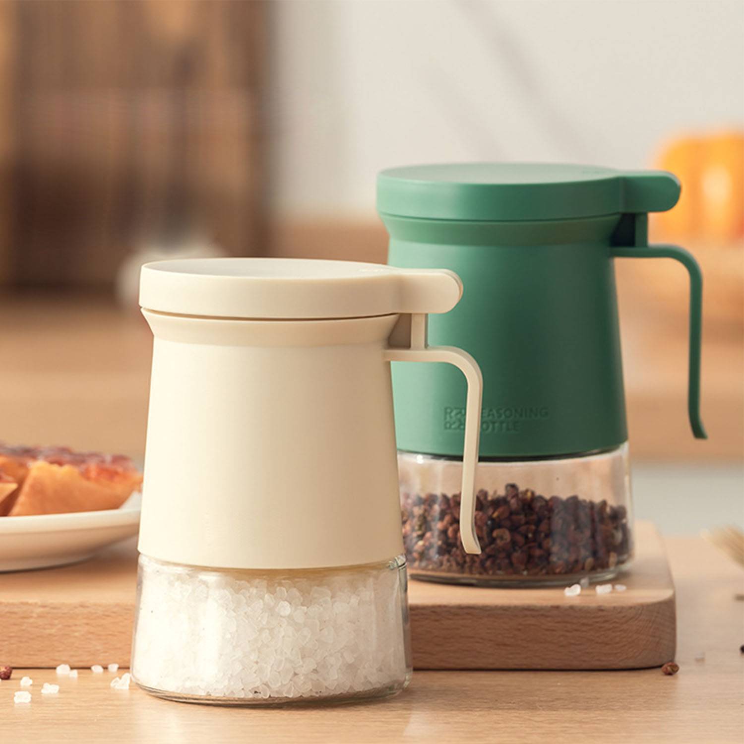 Kitchen moisture-proof glass condiment bottle with spoon 4