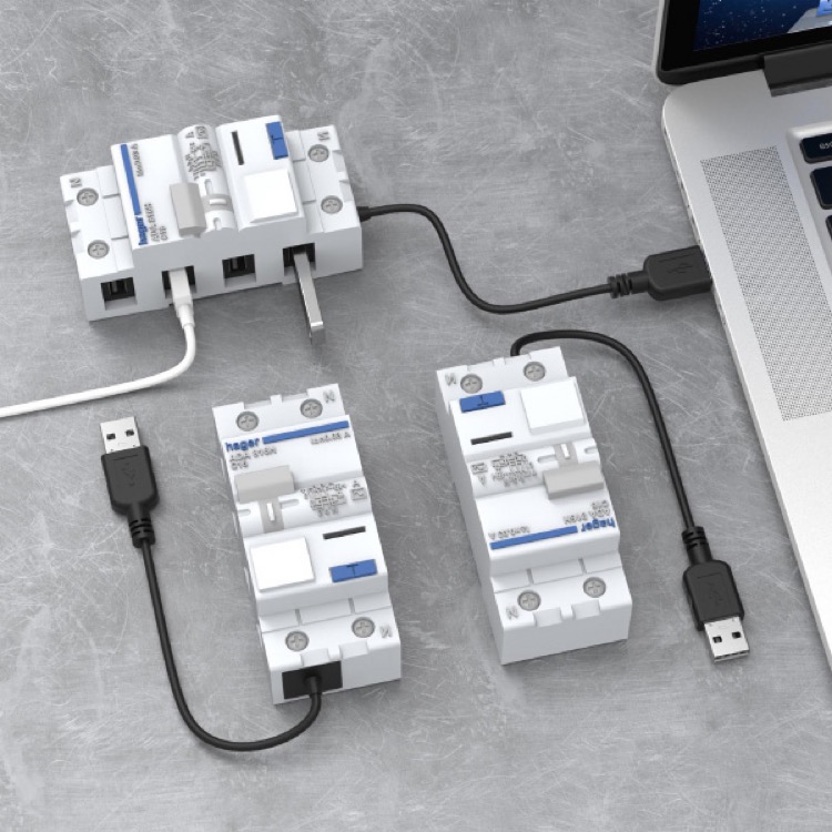 Custom Shaped USB Hub 16