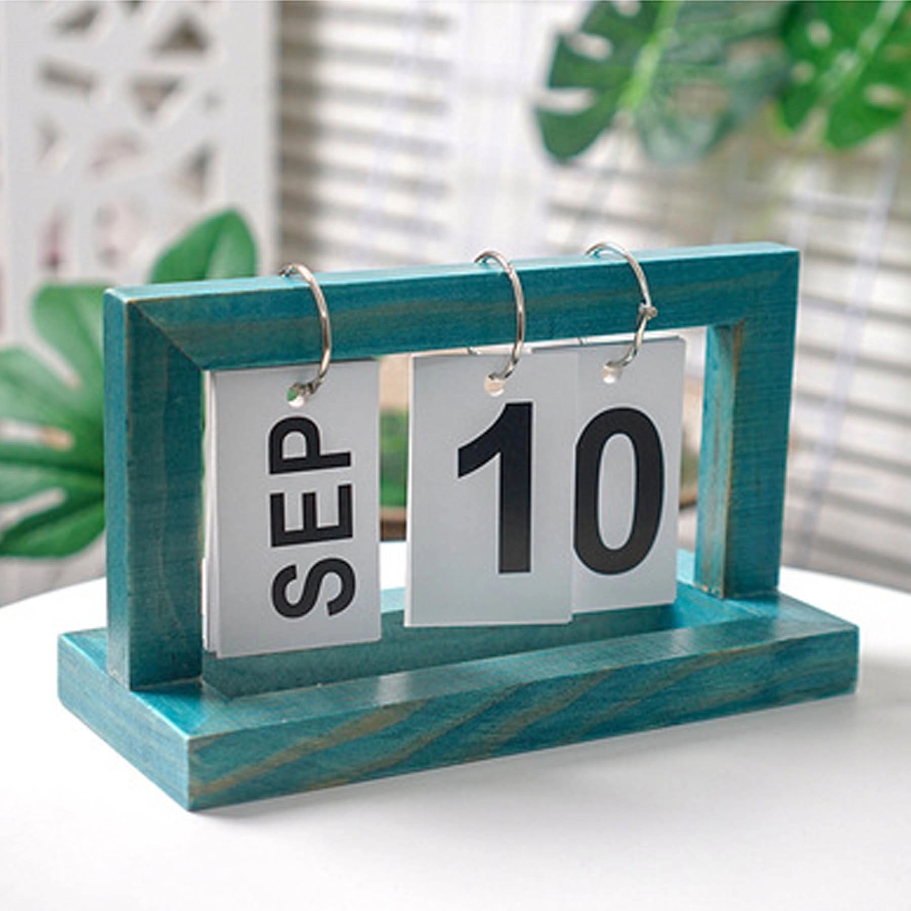 Wooden Manual Flip Desk Calenda 3