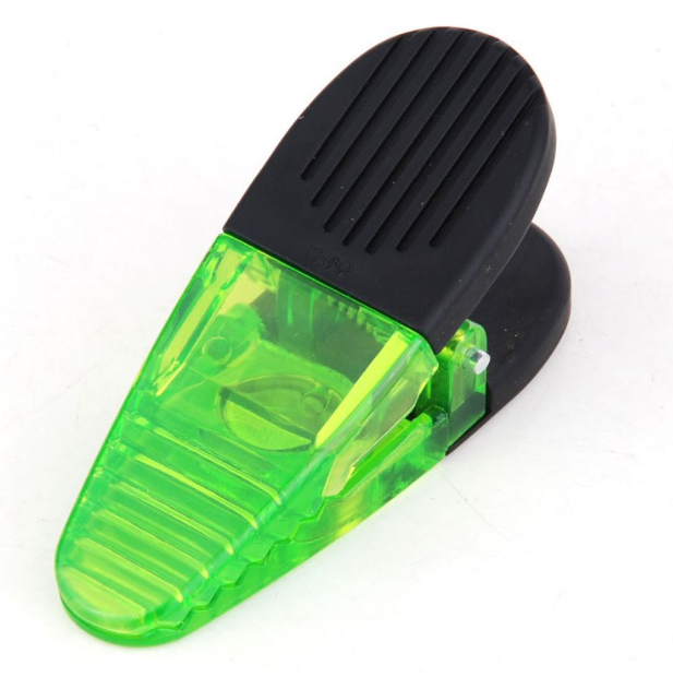 Magnetic plastic clip 5
