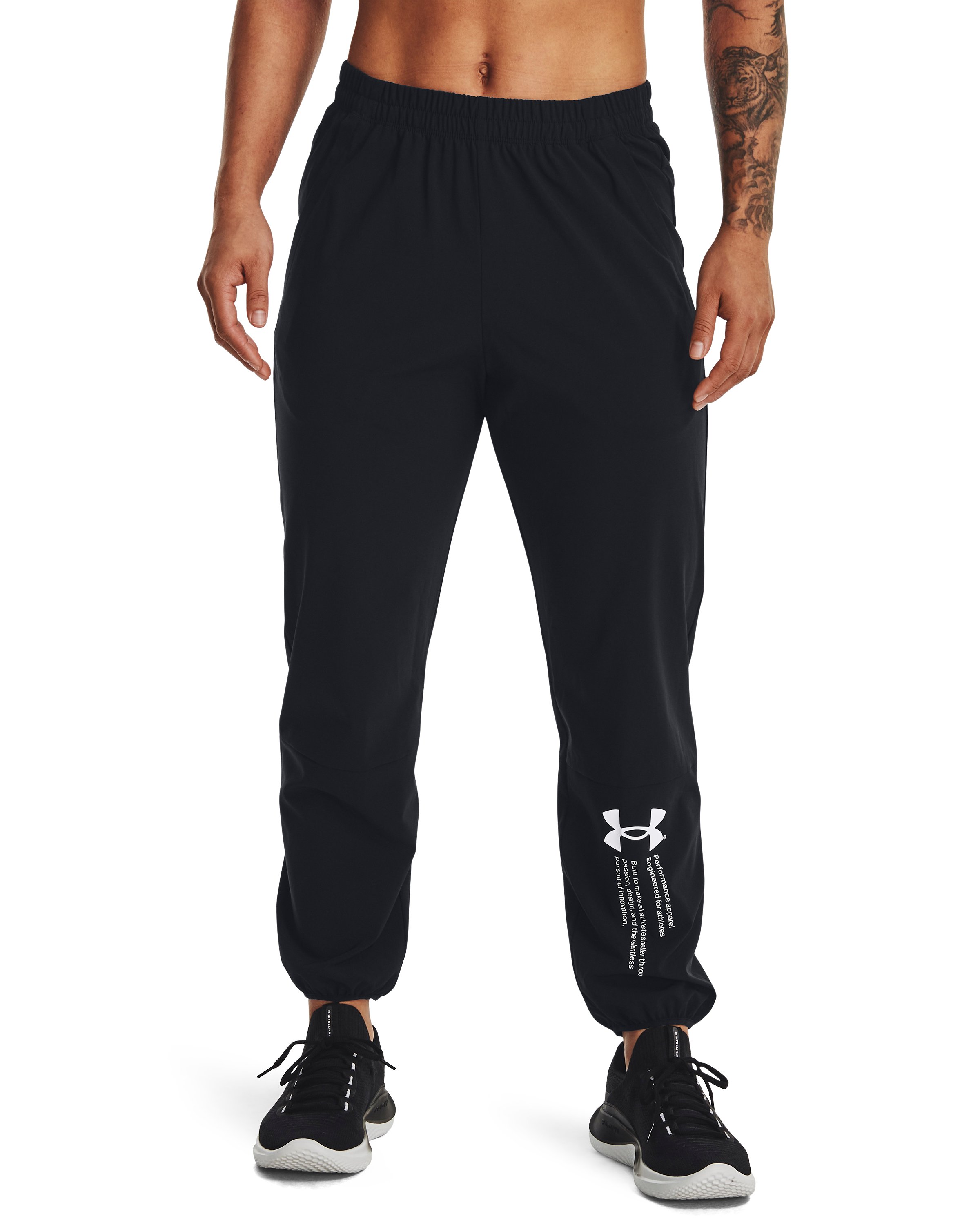 UA Woven Graphic Women's Pants 2