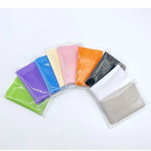 Microfiber Cleaning Cloth with Pouch 4