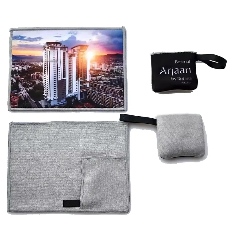 Cleaning Cloth in Pouch 4