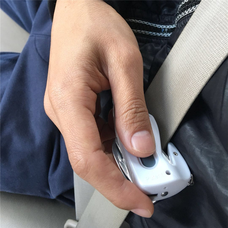 6-in-1 Vehicle Escape Tool Car Window Breaker Safety Hammer 4