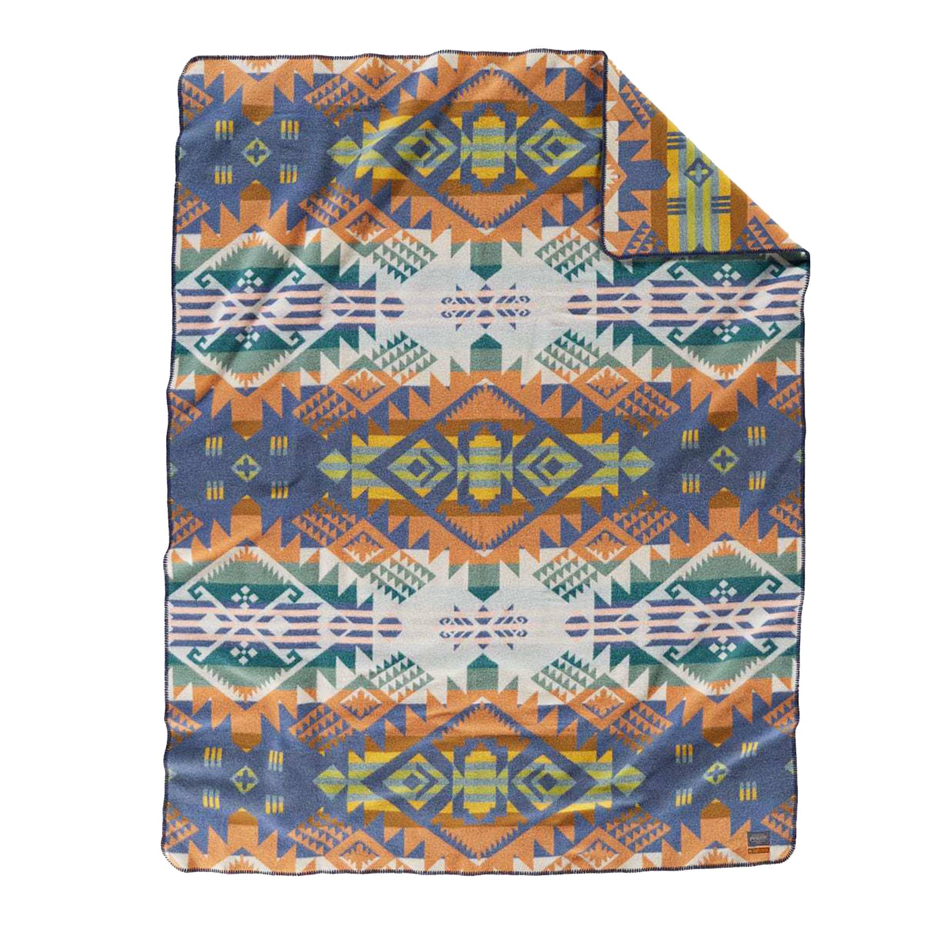 51 "x 62" Polyester Geometric Pattern Blanket 11