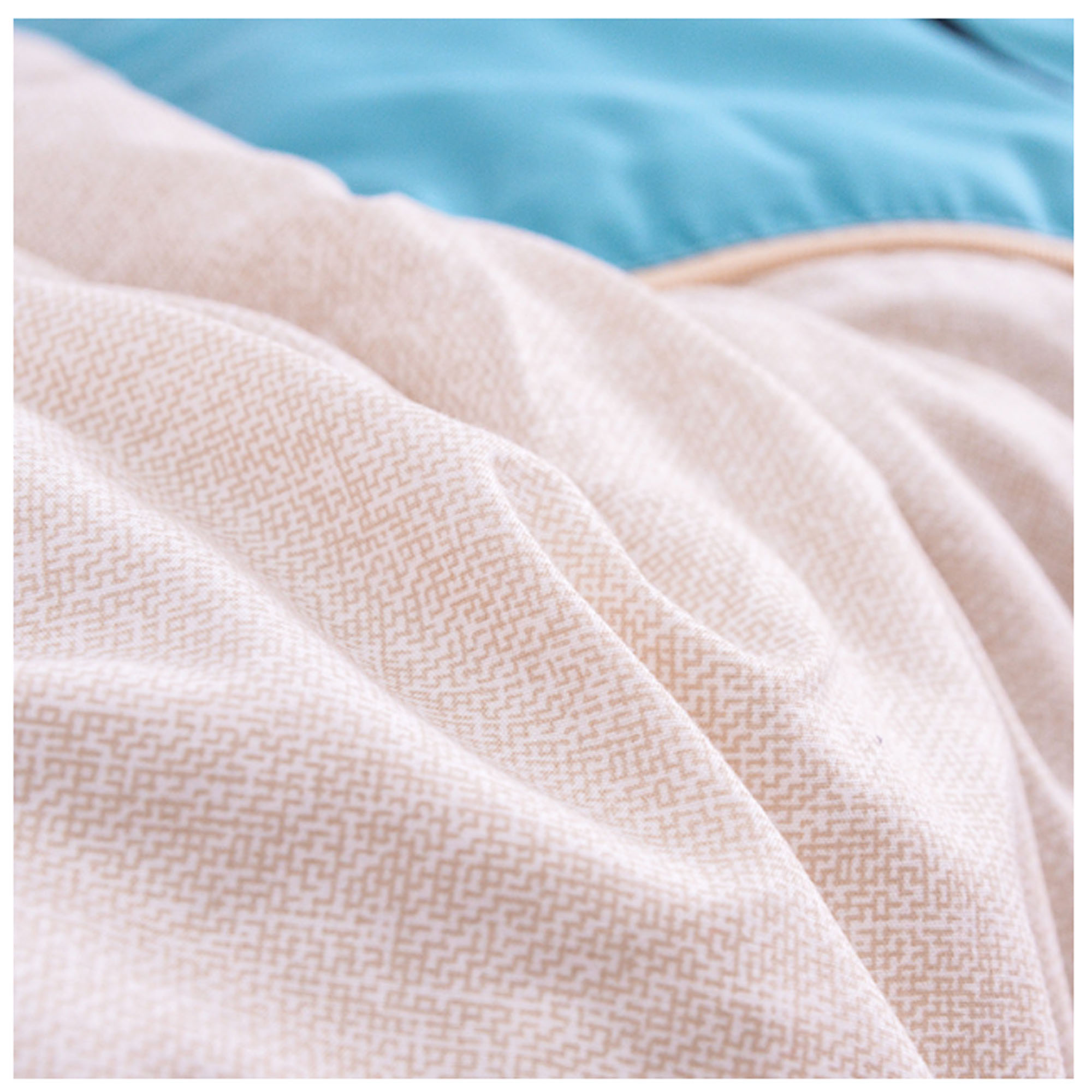 2-in-1 Office Blanket and Pillow Combo for Relaxation 2