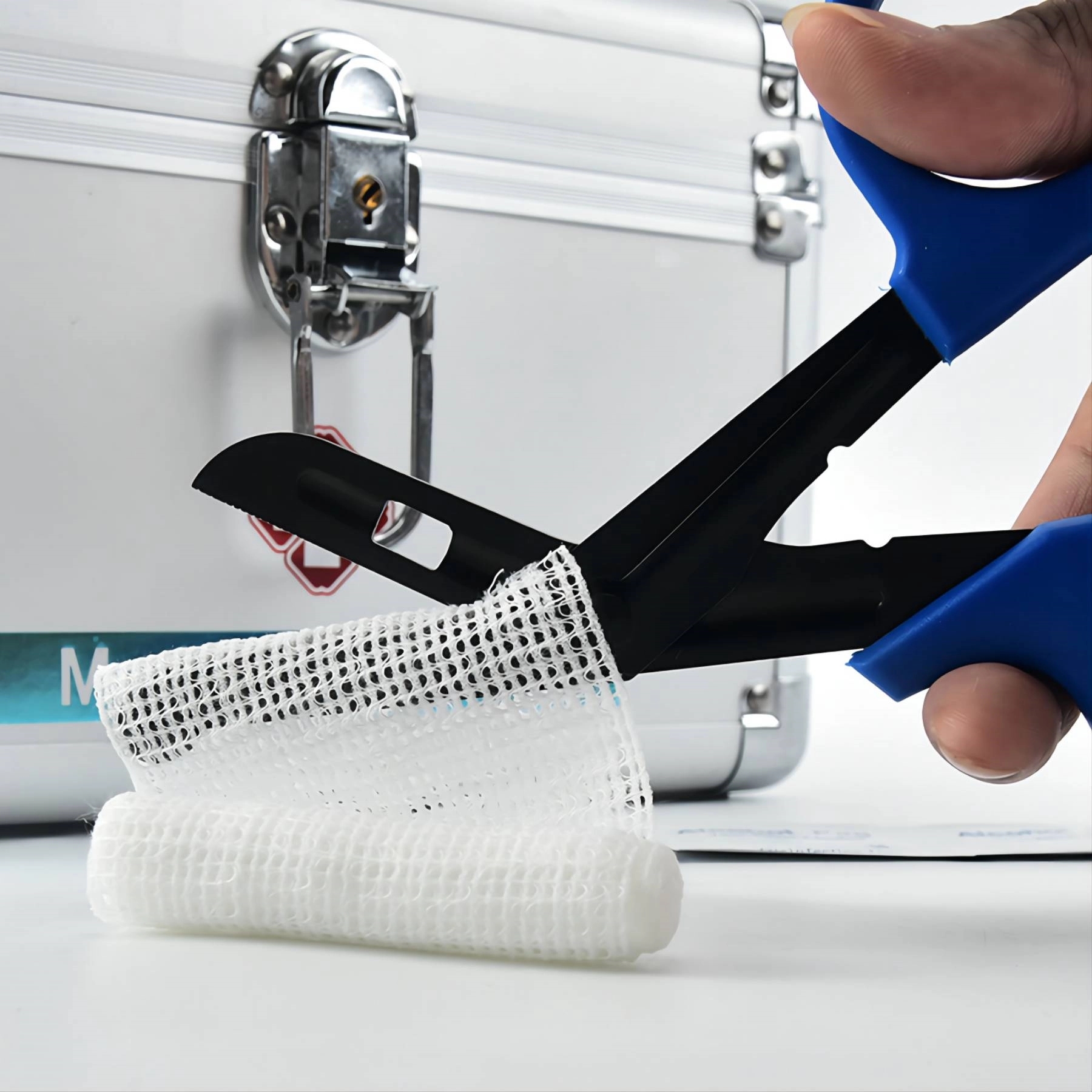 Bandage Medical Scissors with Carabiner 2