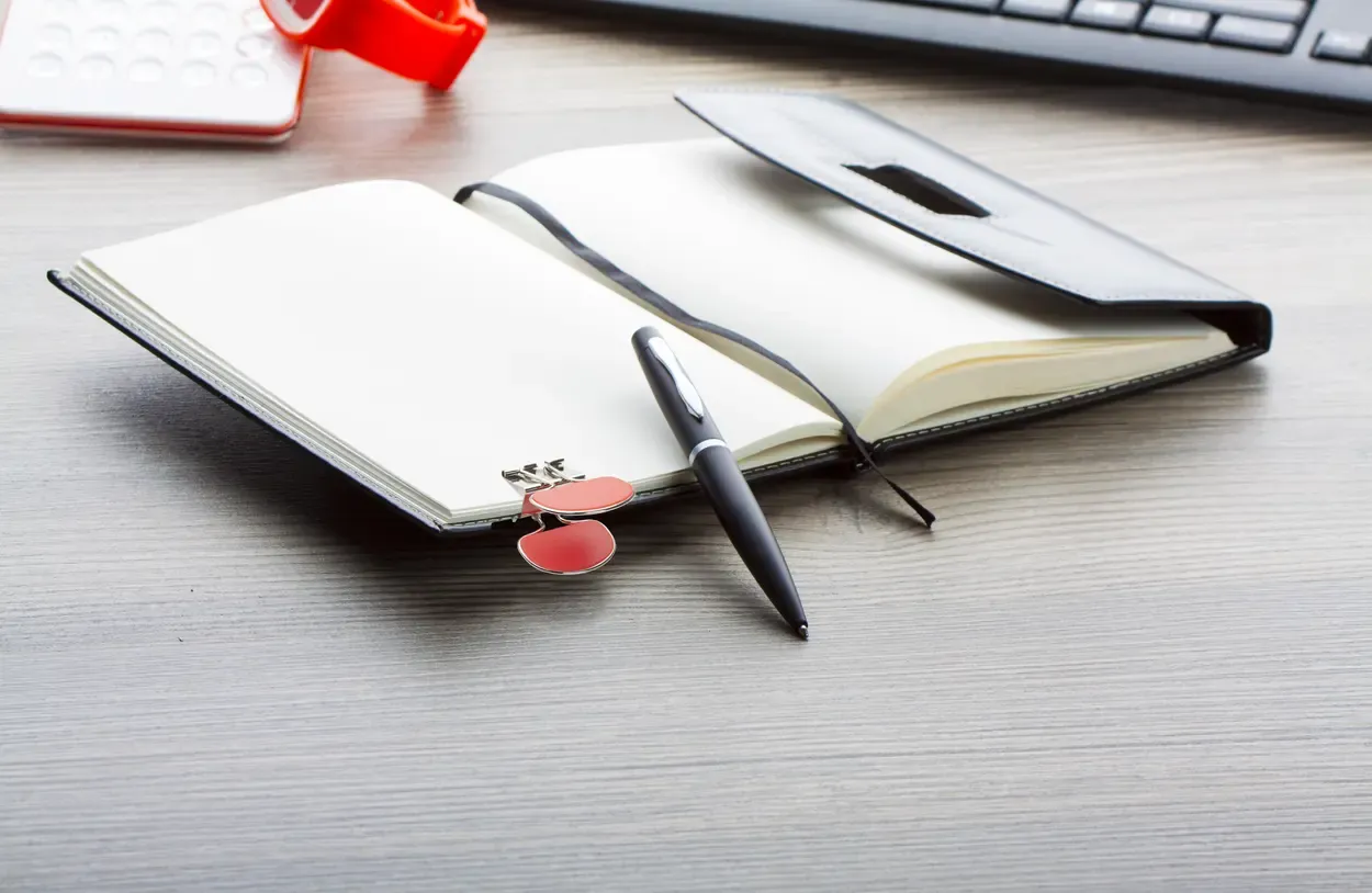 Binder Clip 4