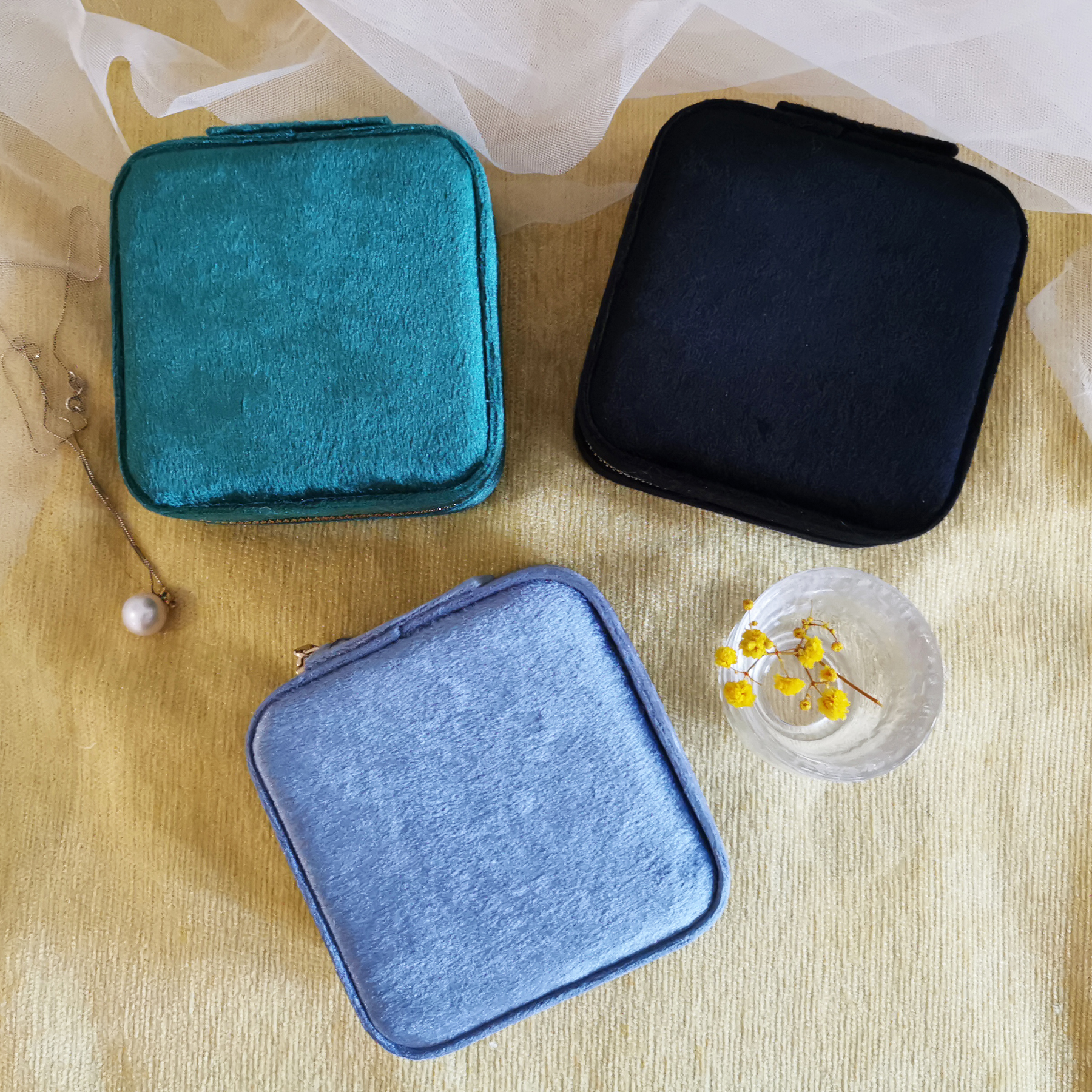 Compact Velvet Jewelry Box 3
