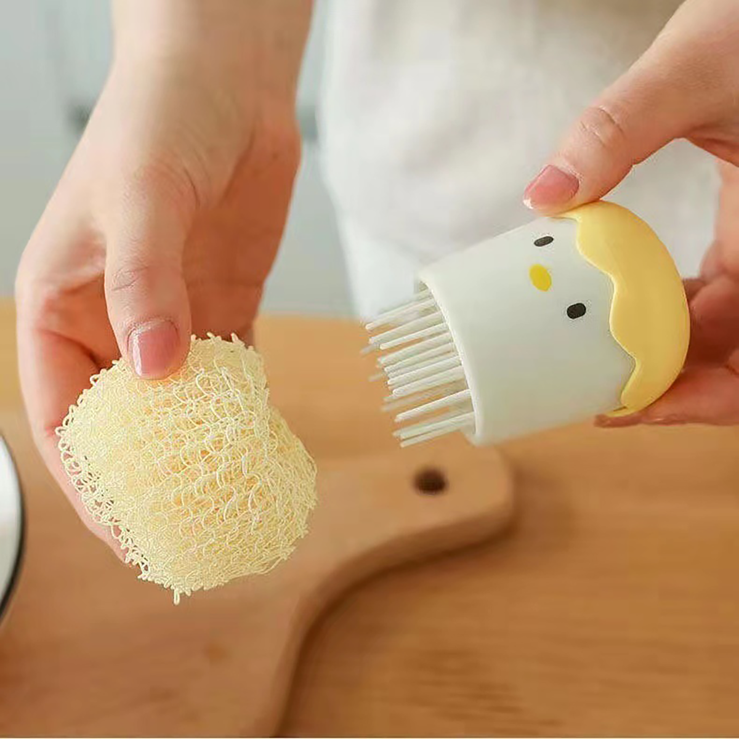 Decontaminating Cartoon Eggshell Pot Brush 3