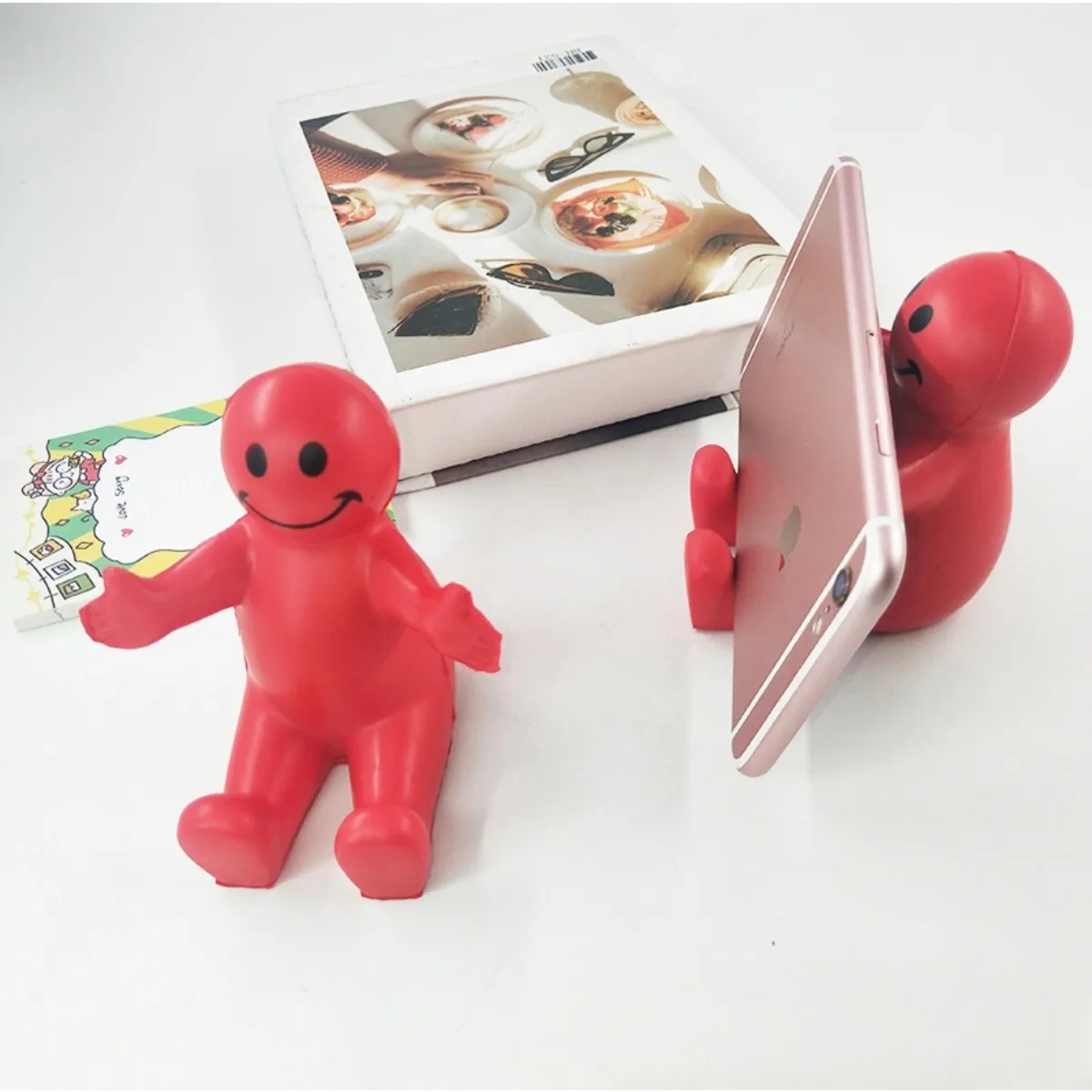 Customizable Smiling Character Phone Stand 2