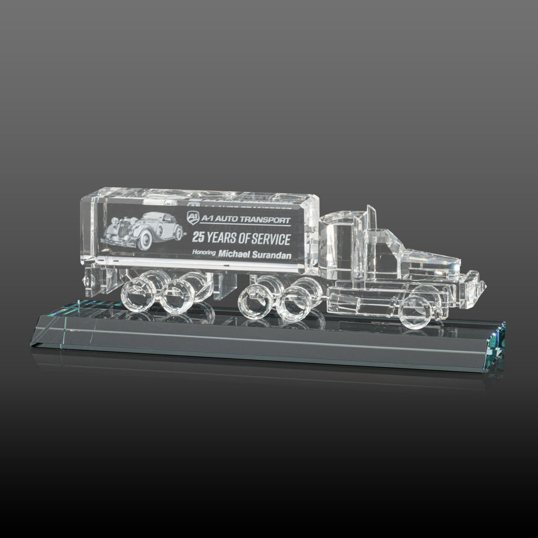 Crystal 18 Wheeler on Base 3D - Clear 2