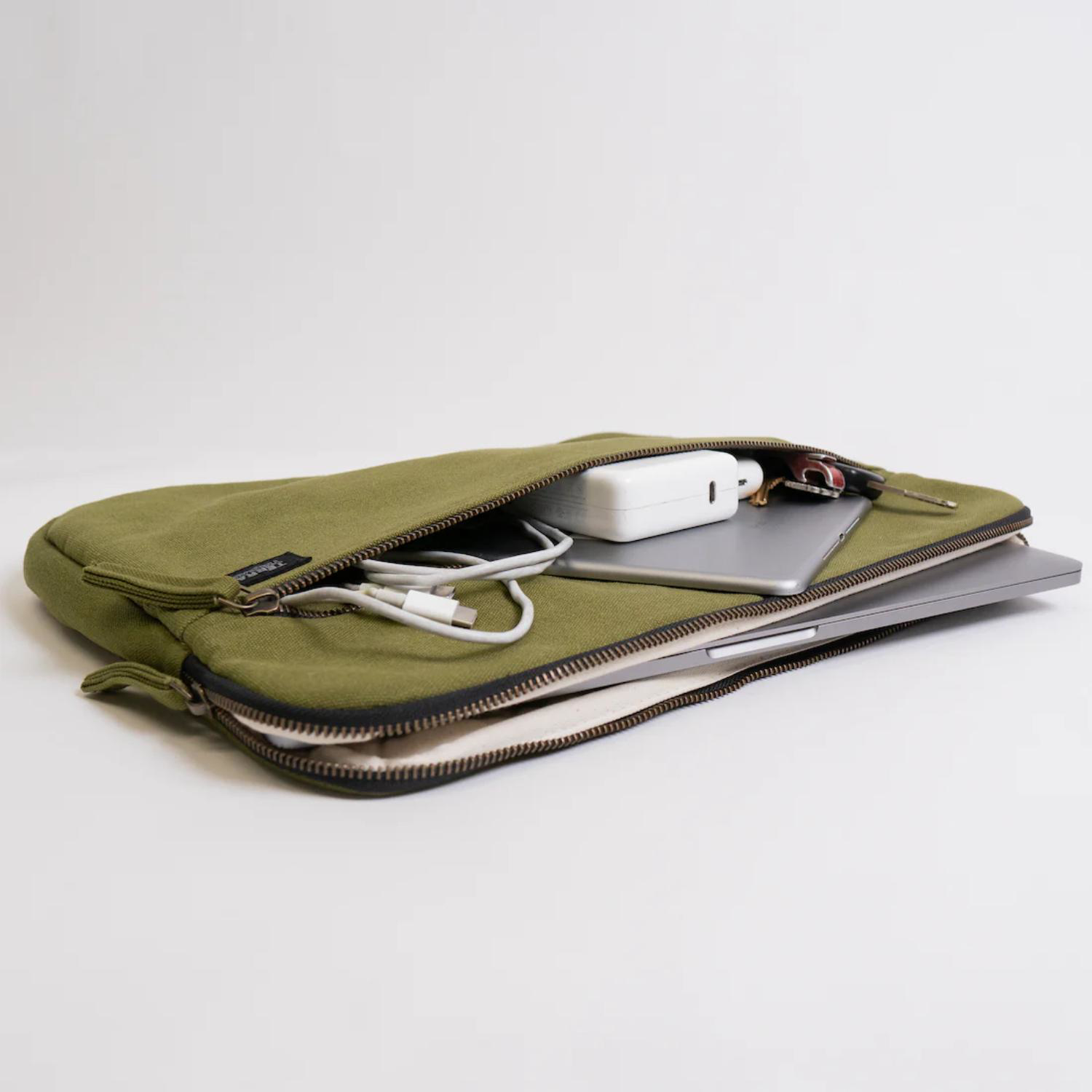 TERRA THREAD® - Erdig 15" Laptop Sleeve Sustainable GOTS & Fair Trade Certified 4